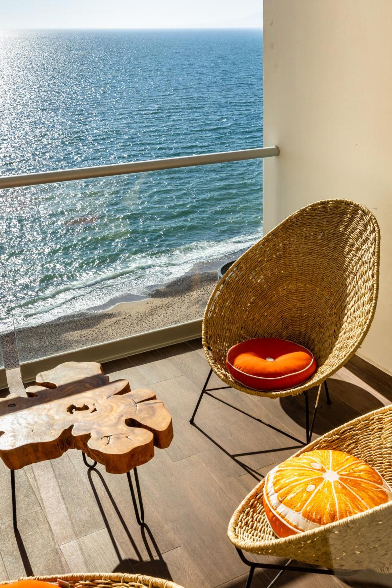 Harbor 13008A Artistic Beachfront Studio By Moikkarentals Puerto Vallarta Bagian luar foto